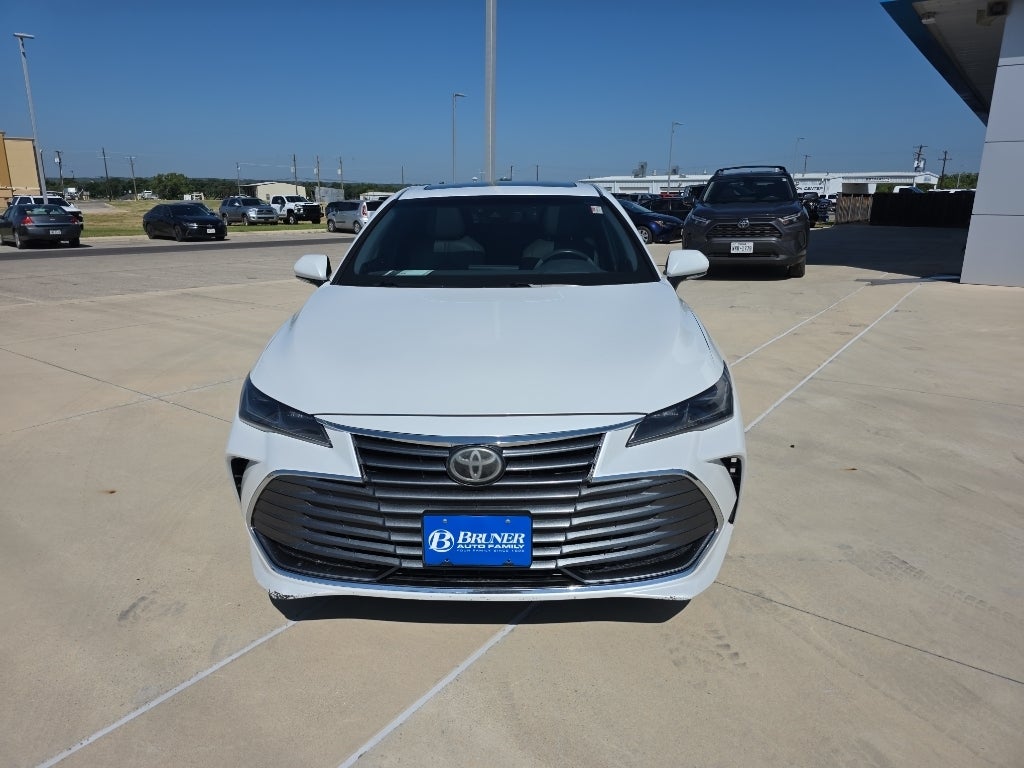 2019 Toyota Avalon — side profile view