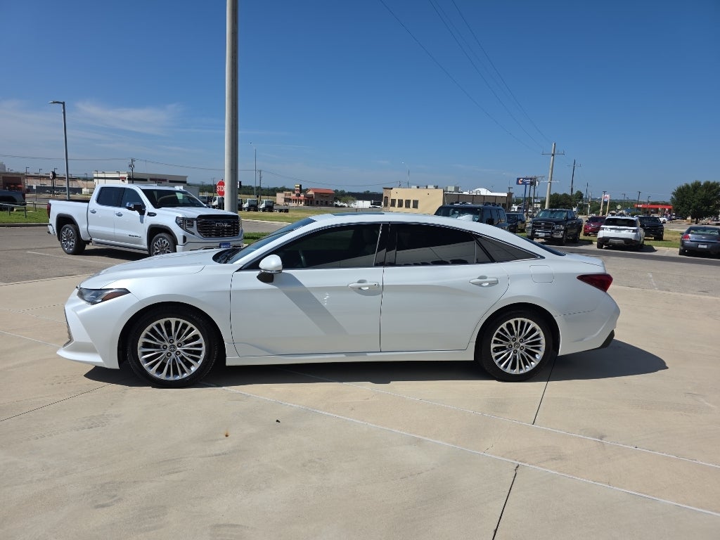2019 Toyota Avalon — interior view