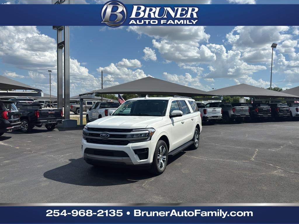 2024 Ford Expedition XLT MAX in White — front three-quarter view