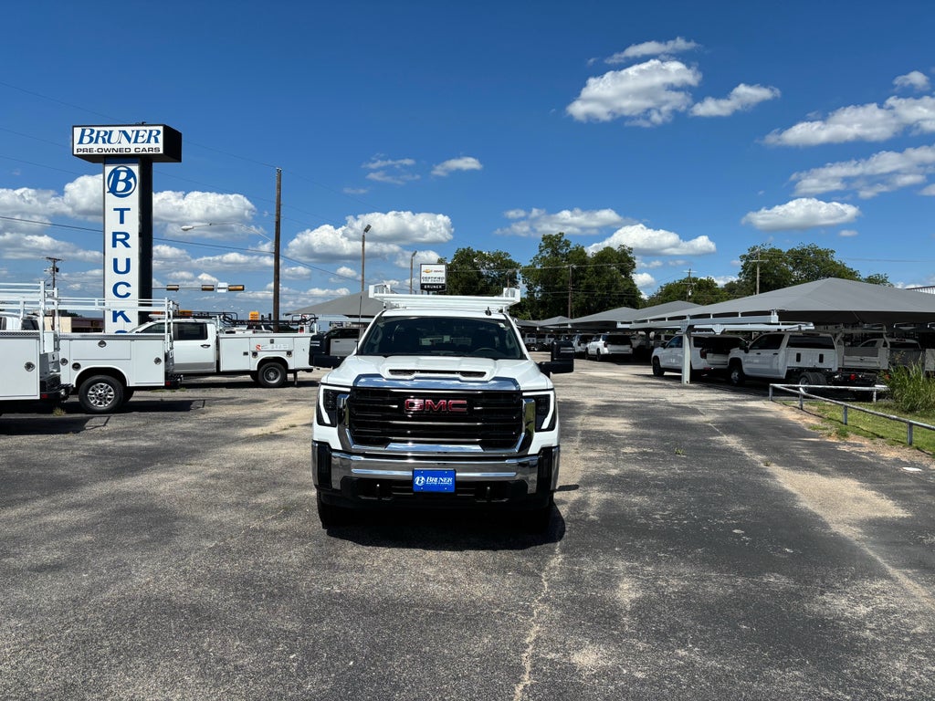2026 GMC Sierra 2500 HD — side profile view