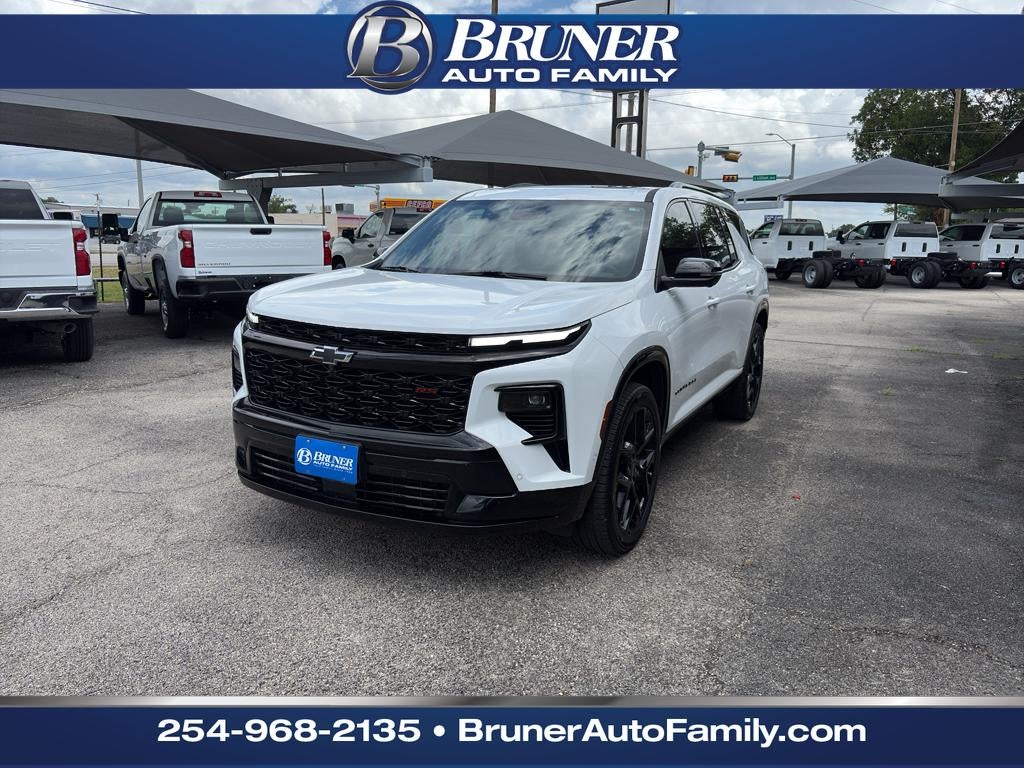 2024 Chevrolet Traverse RS in Summit White — front three-quarter view