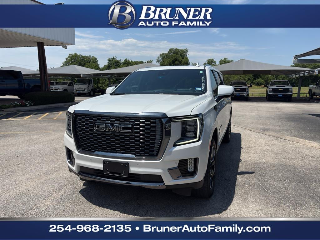 2024 GMC Yukon Xl Denali Ultimate in White Frost Tricoat — front three-quarter view