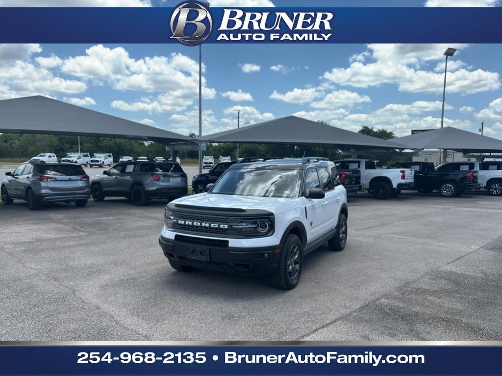 2021 Ford Bronco Sport Badlands in Oxford White — front three-quarter view