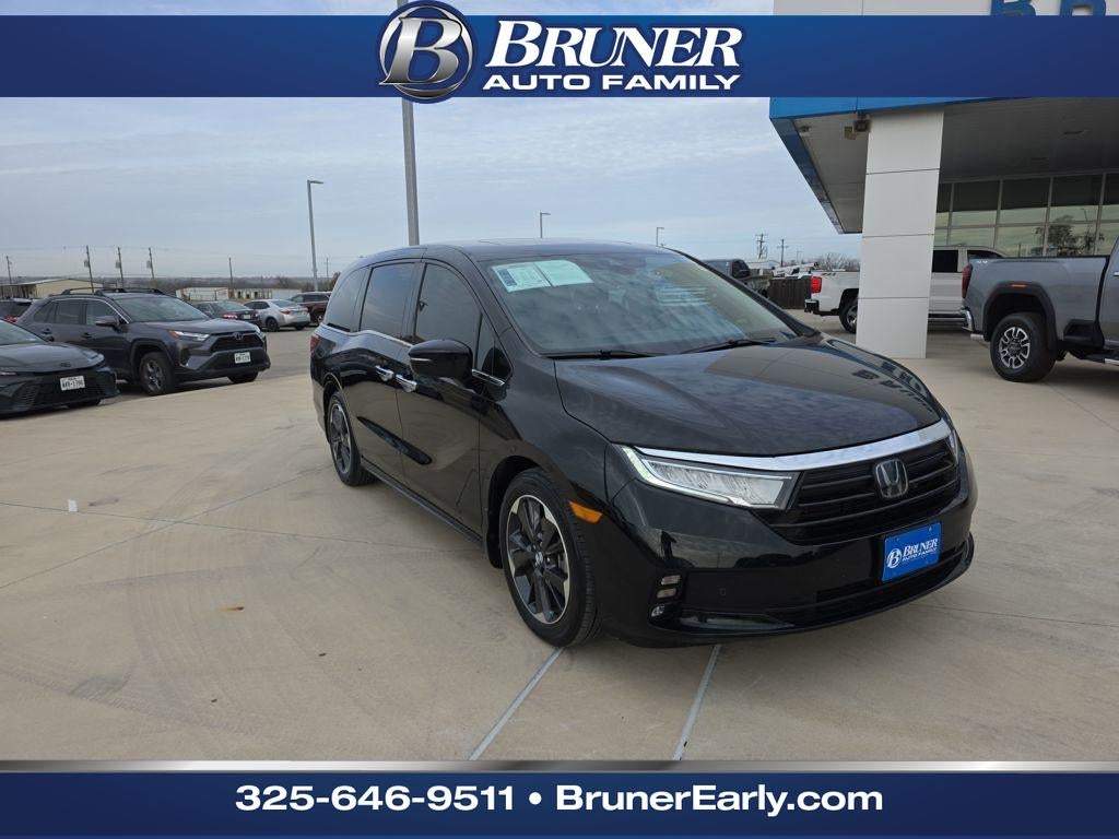 2024 Honda Odyssey Elite in Black — front three-quarter view